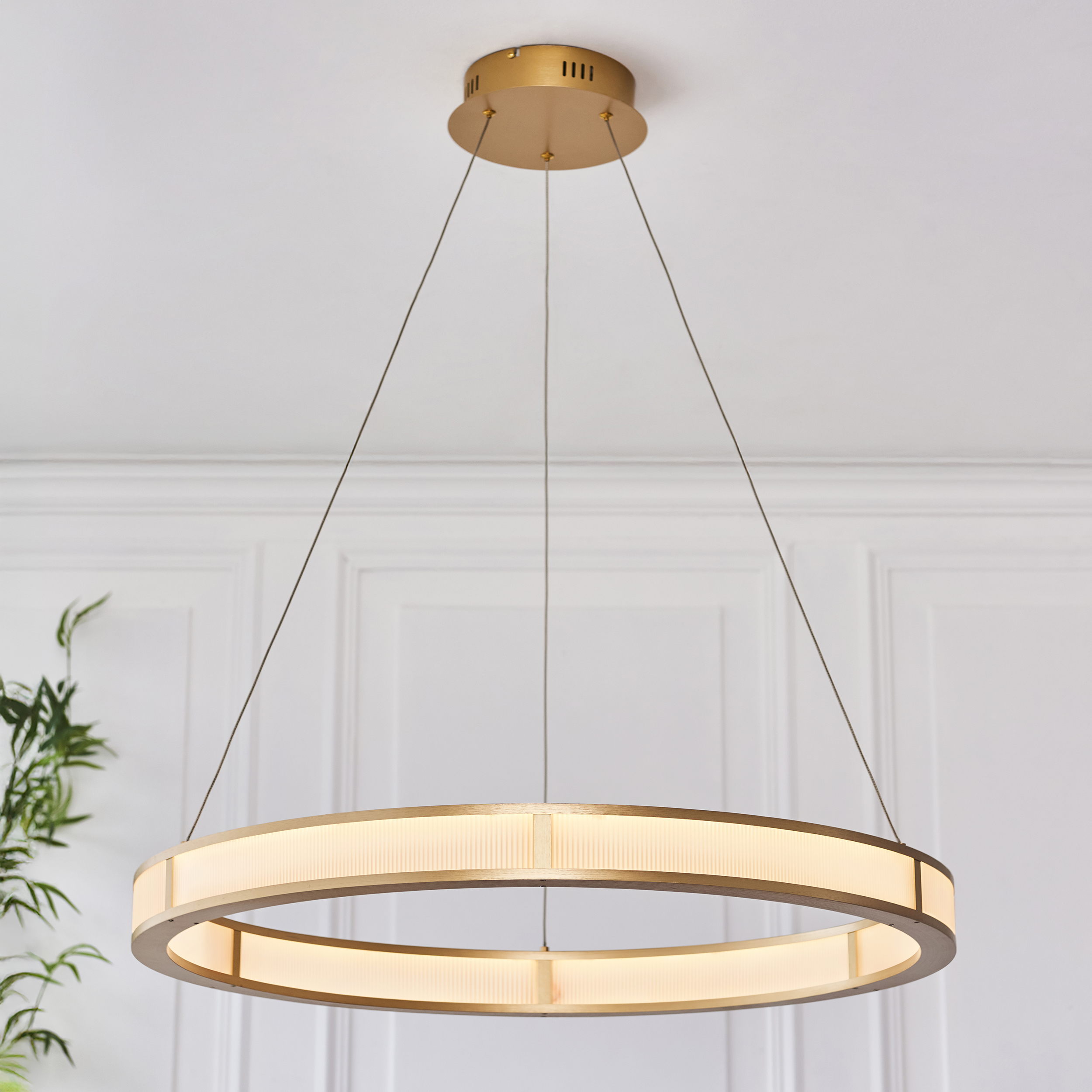 BRUSH GOLD RIBBBED HOOP