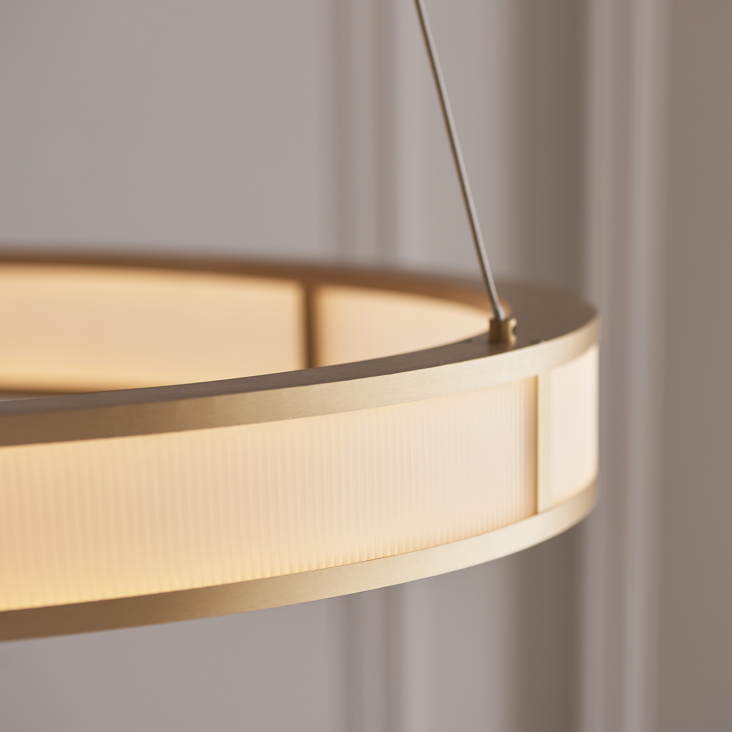 BRUSH GOLD RIBBBED HOOP