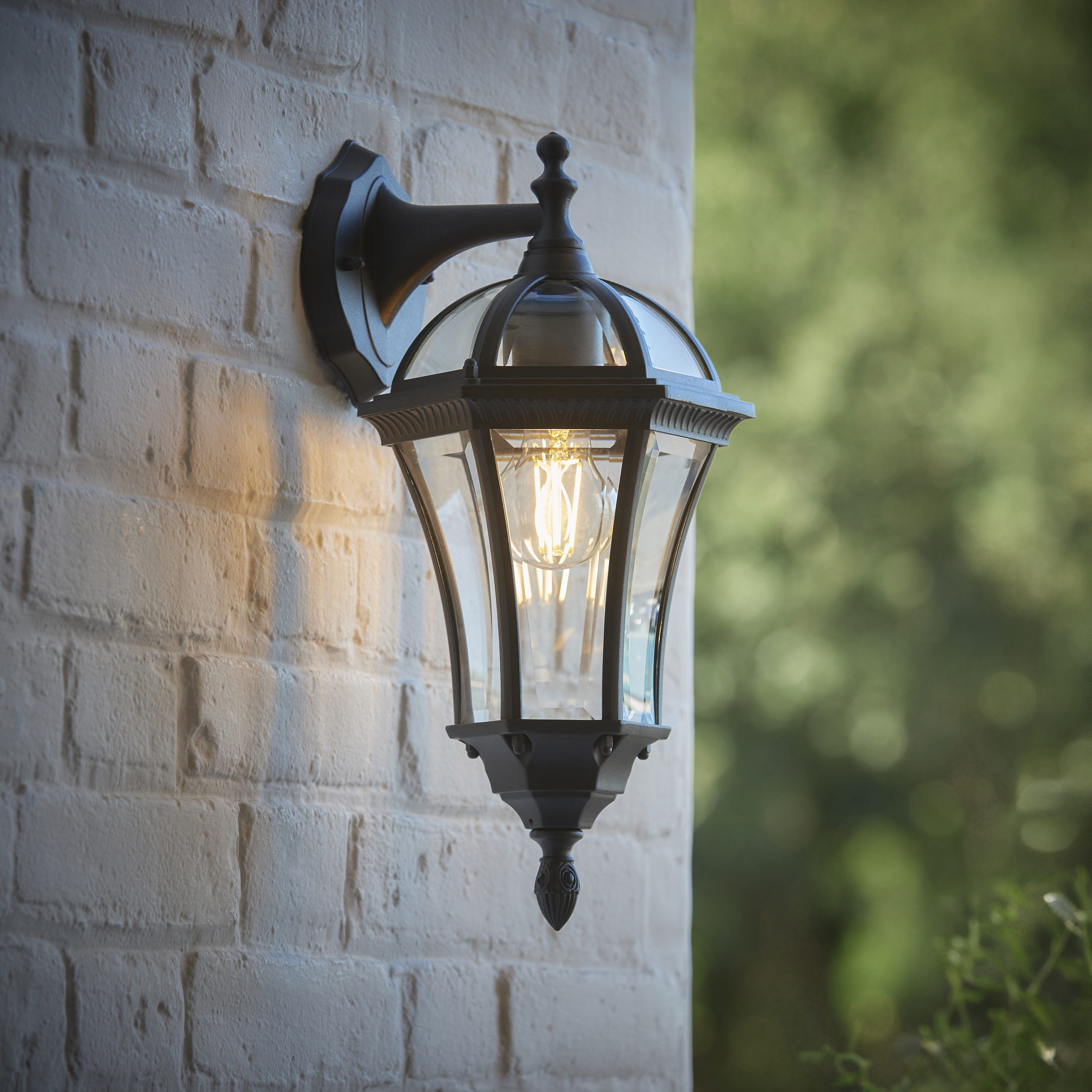 LIGHT FITTING