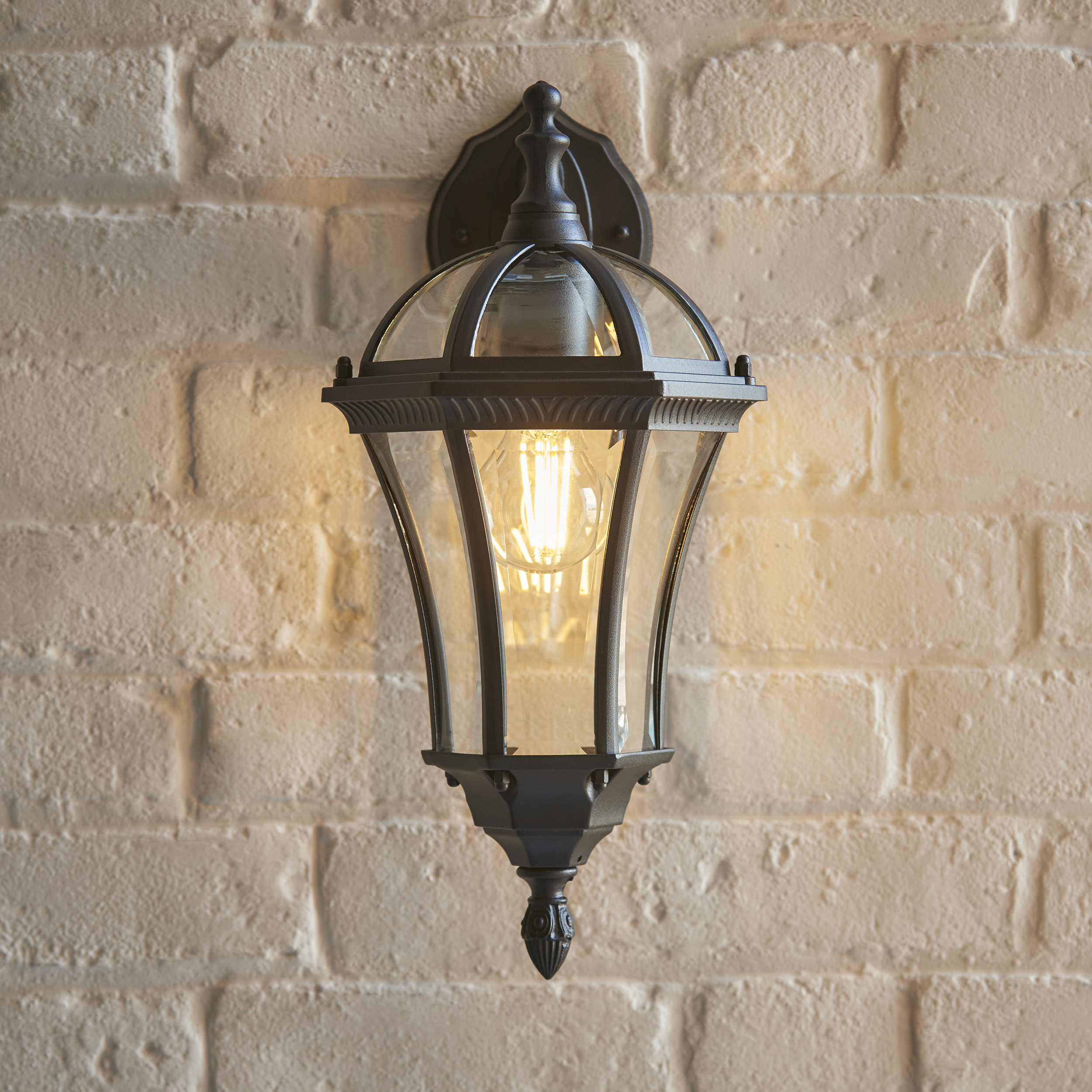 LIGHT FITTING