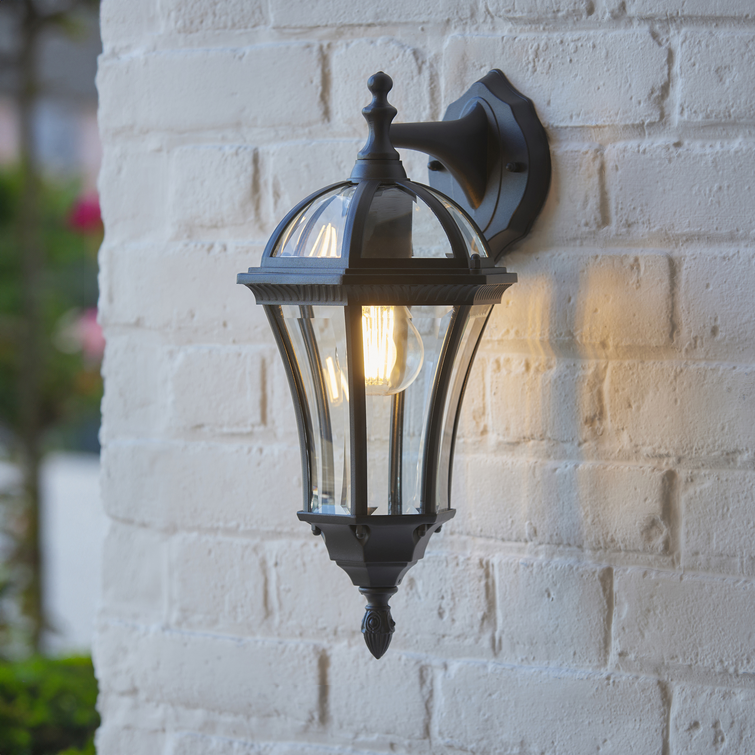 LIGHT FITTING