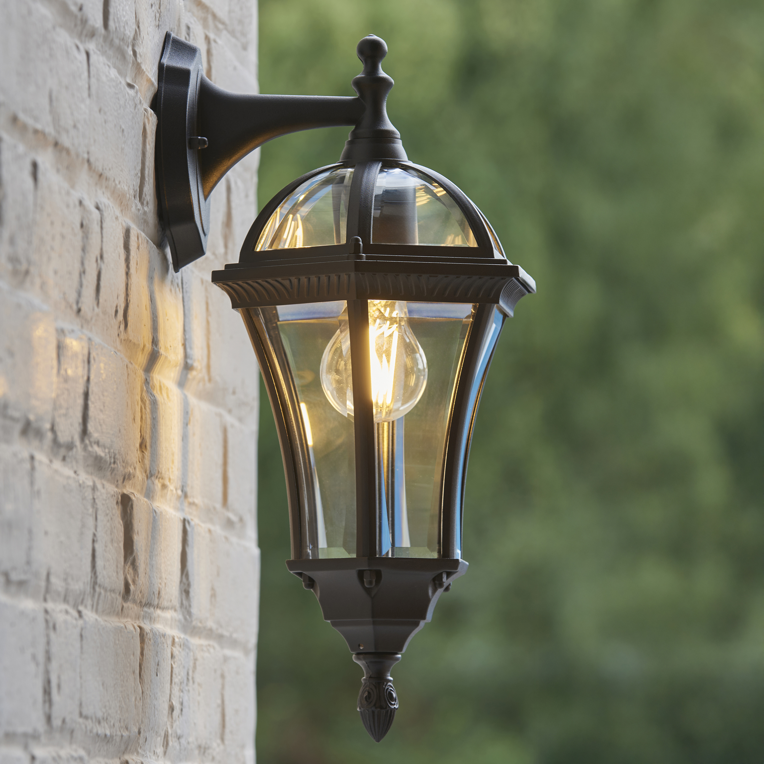 LIGHT FITTING