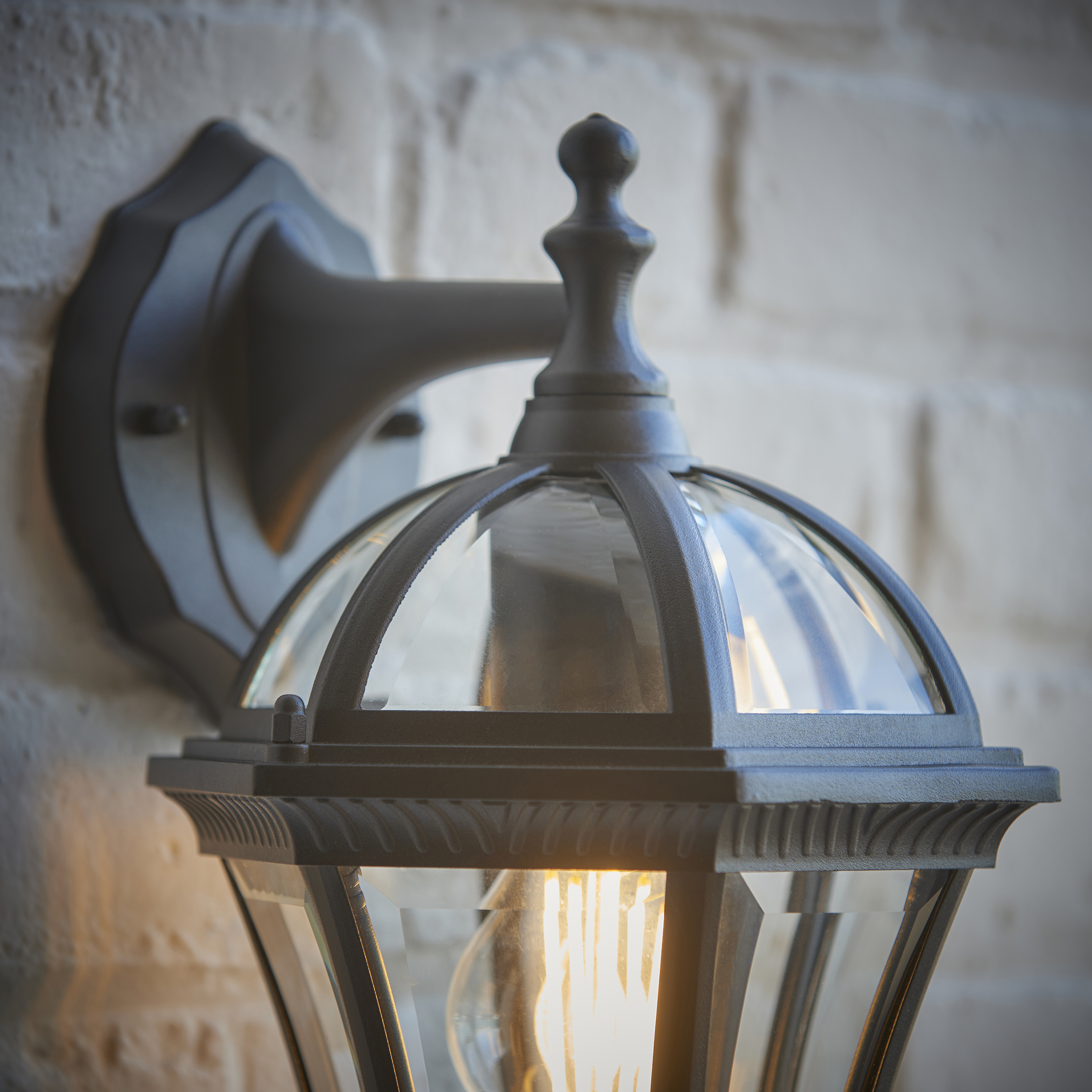 LIGHT FITTING