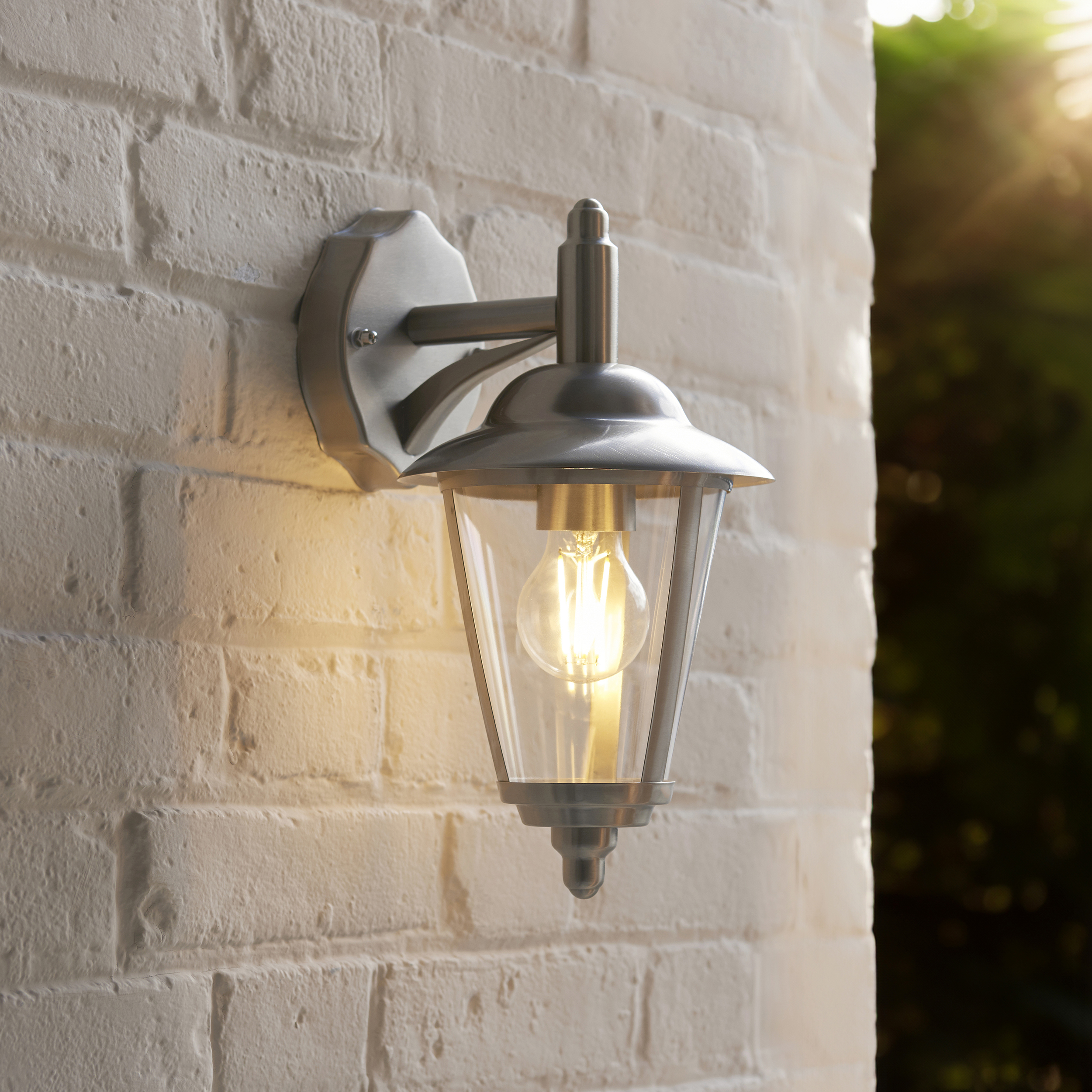 LIGHT FITTING