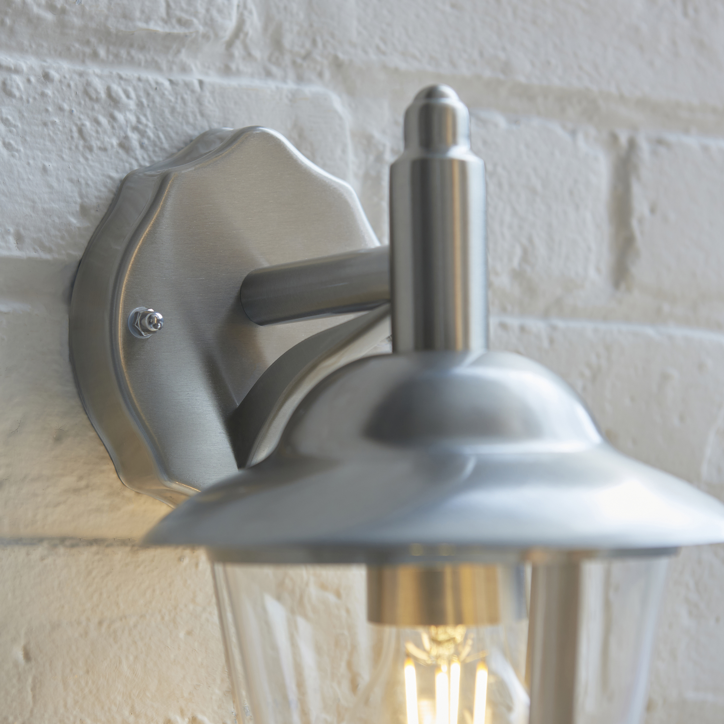 LIGHT FITTING