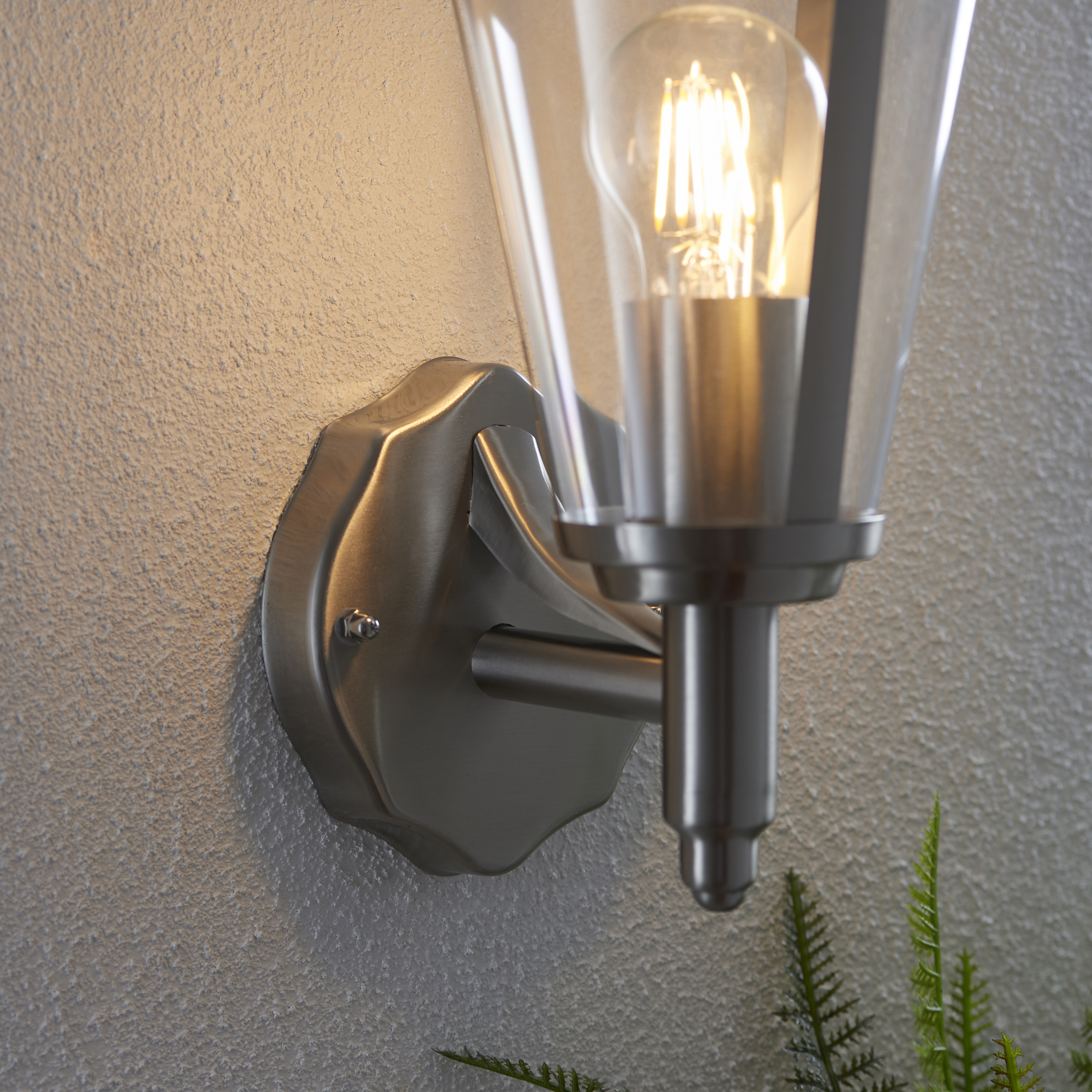 LIGHT FITTING