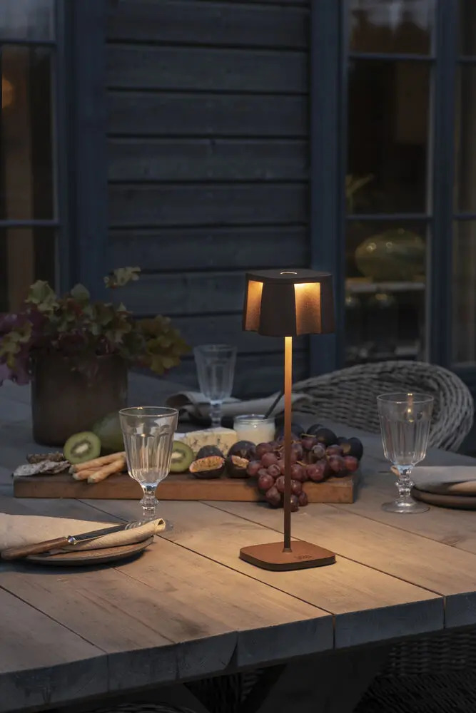 USB TABLE LAMP RUST
