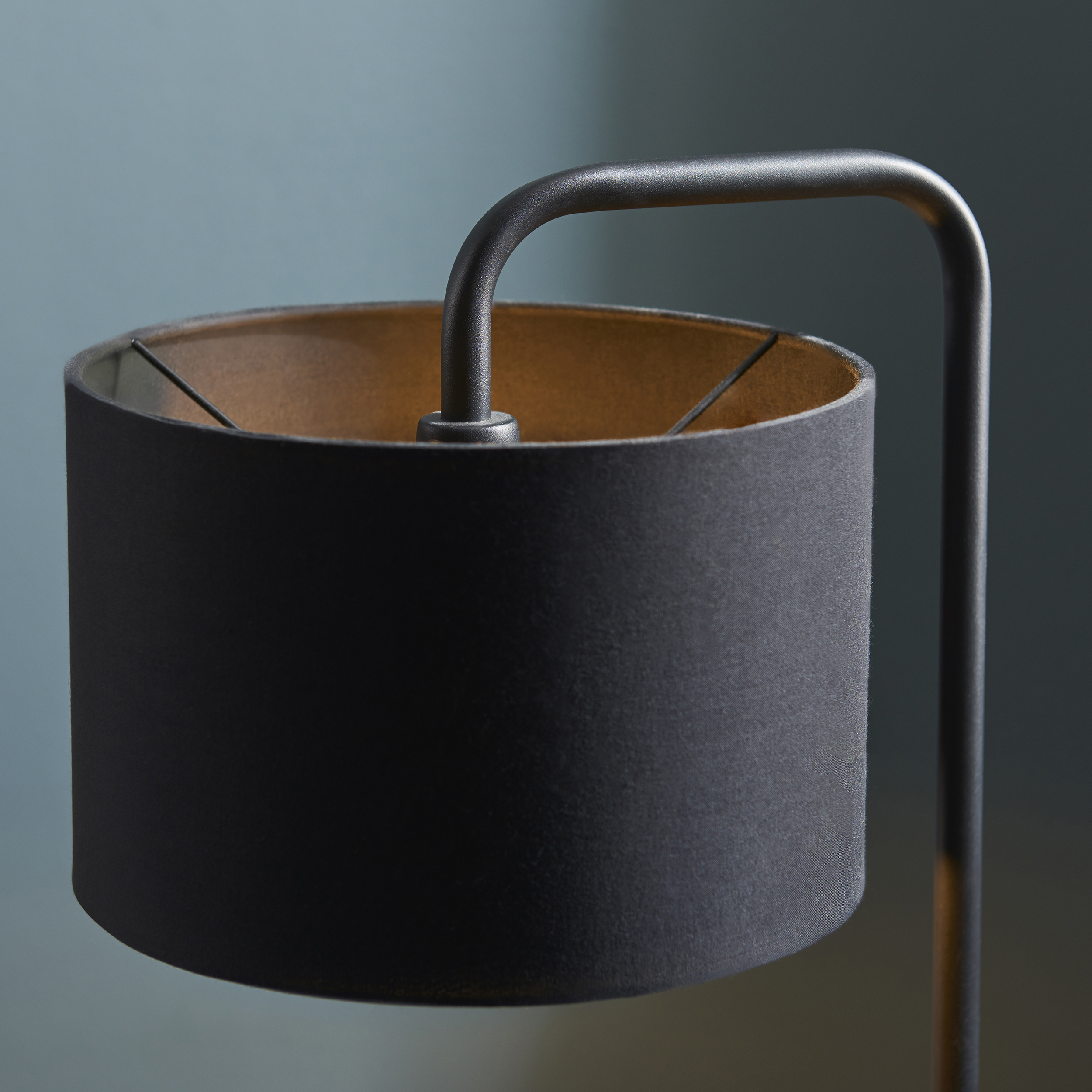SATIN BLACK TABLE LAMP