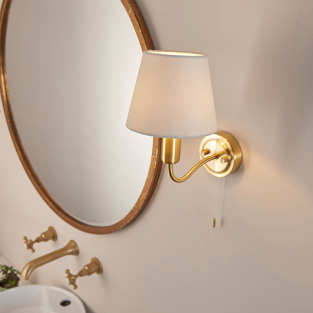 LIGHT FITTING