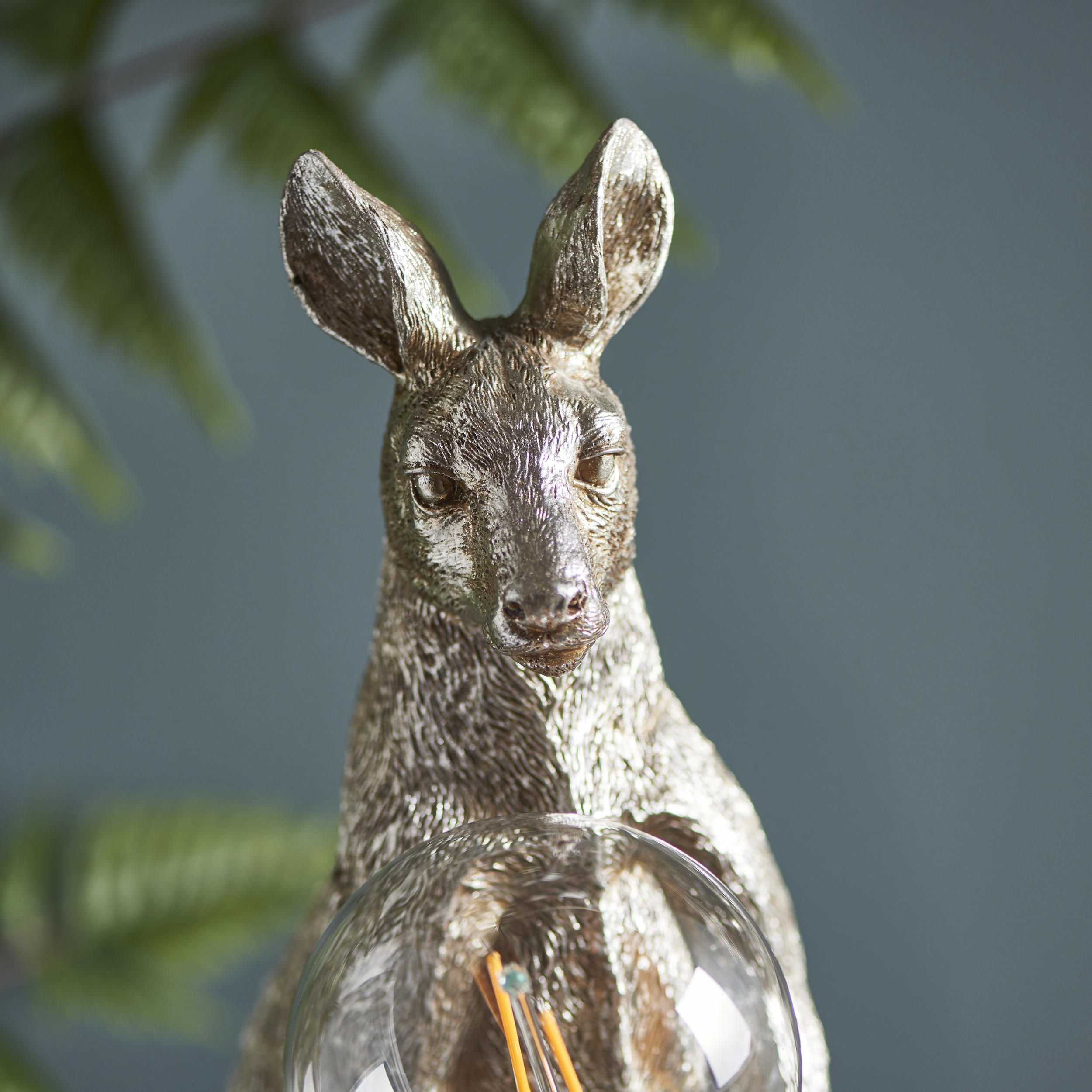 KANGAROO TABLE LAMP