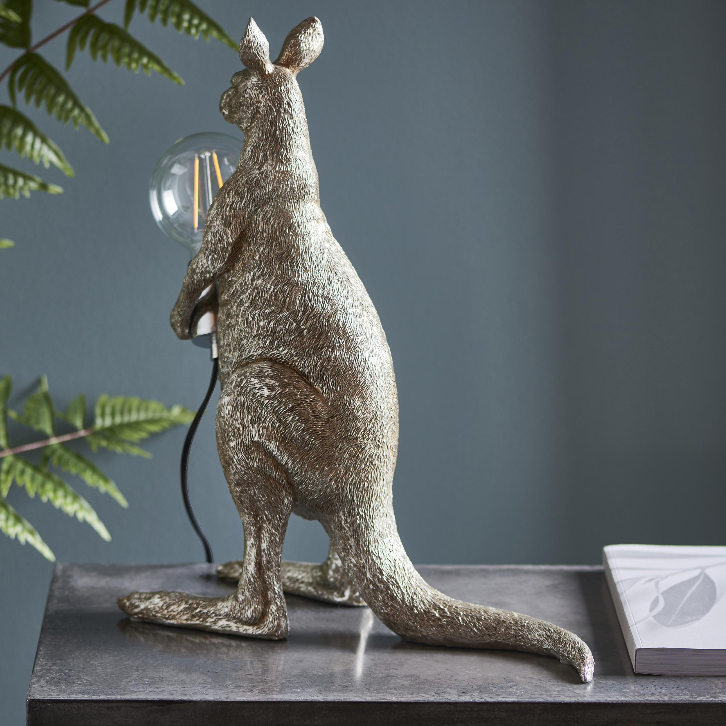 KANGAROO TABLE LAMP