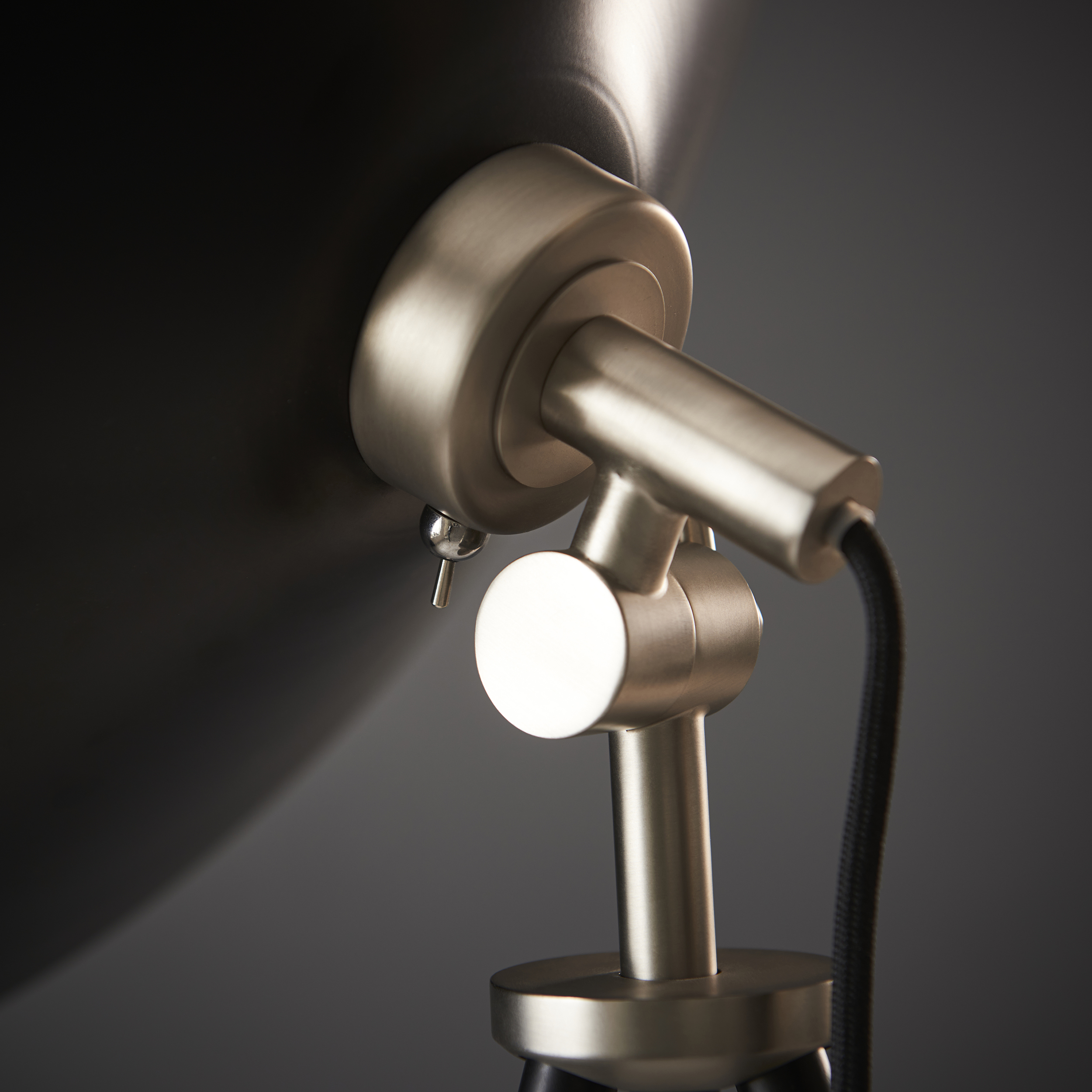 INDUSTRIAL DESIGN TRIPOD