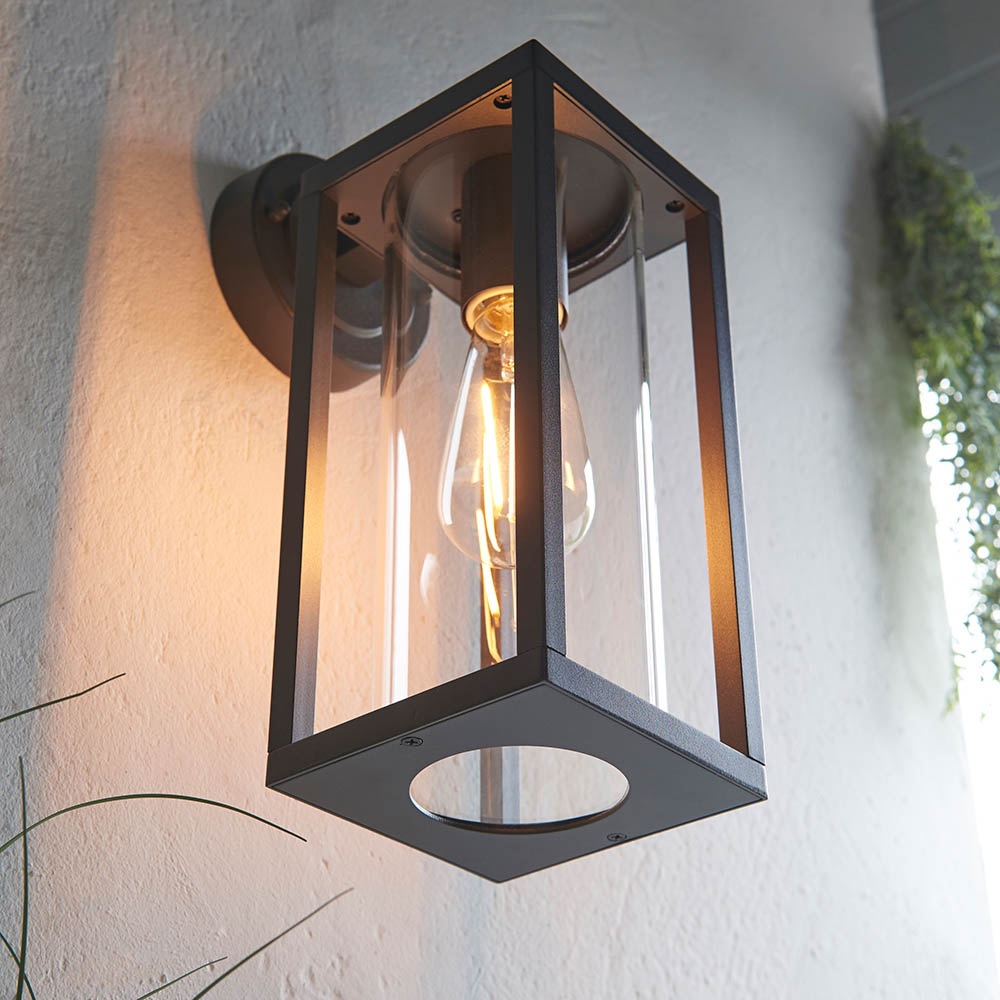 LIGHT FITTING