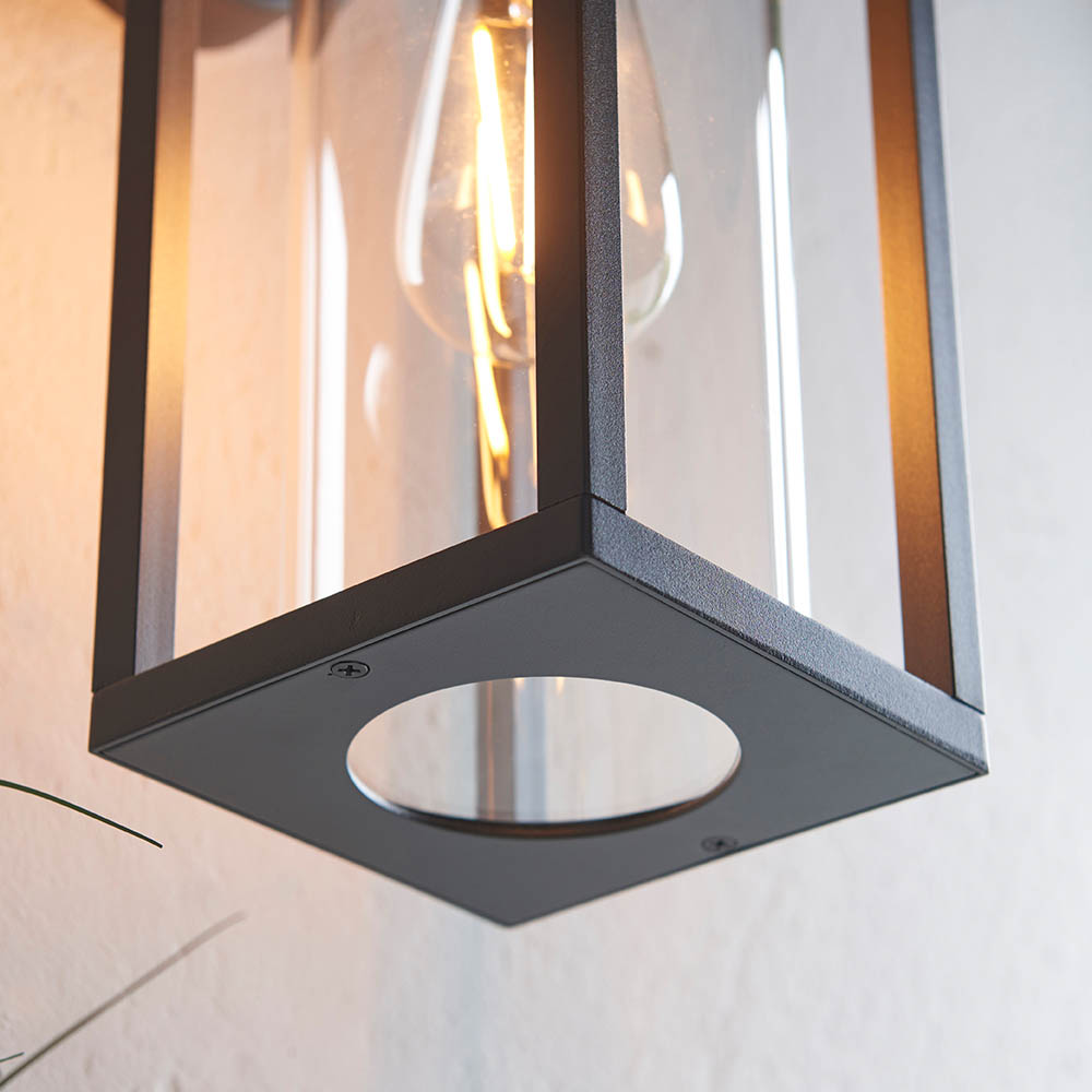 LIGHT FITTING