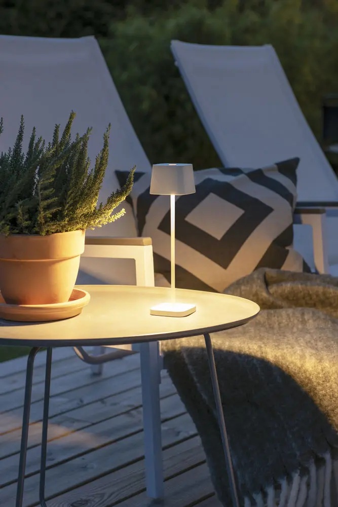 USB DIMMABLE TABLE LAMP