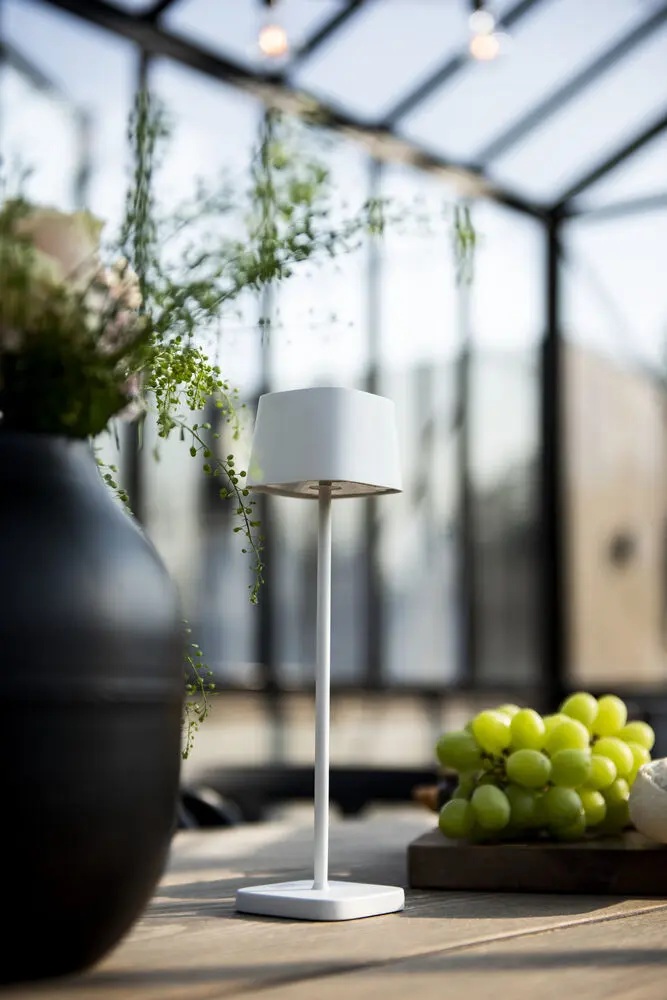 USB DIMMABLE TABLE LAMP