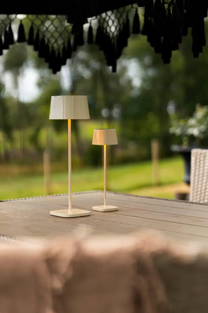 USB DIMMABLE TABLE LAMP