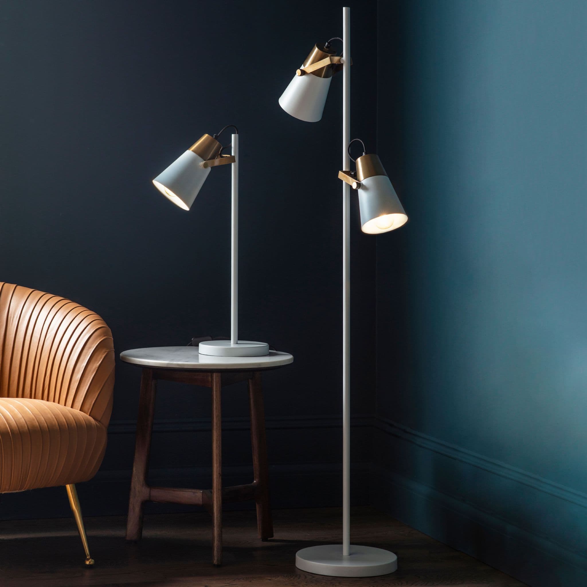 2 LIGHT WHITE BRASS TASK