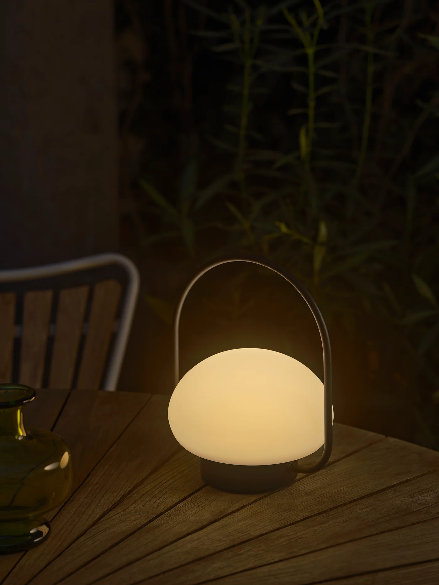 PORTABLE LED TABLE