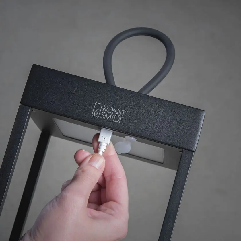 USB DIMMABLE TABLE LAMP